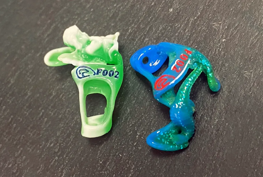 Farbige Otoplastiken
